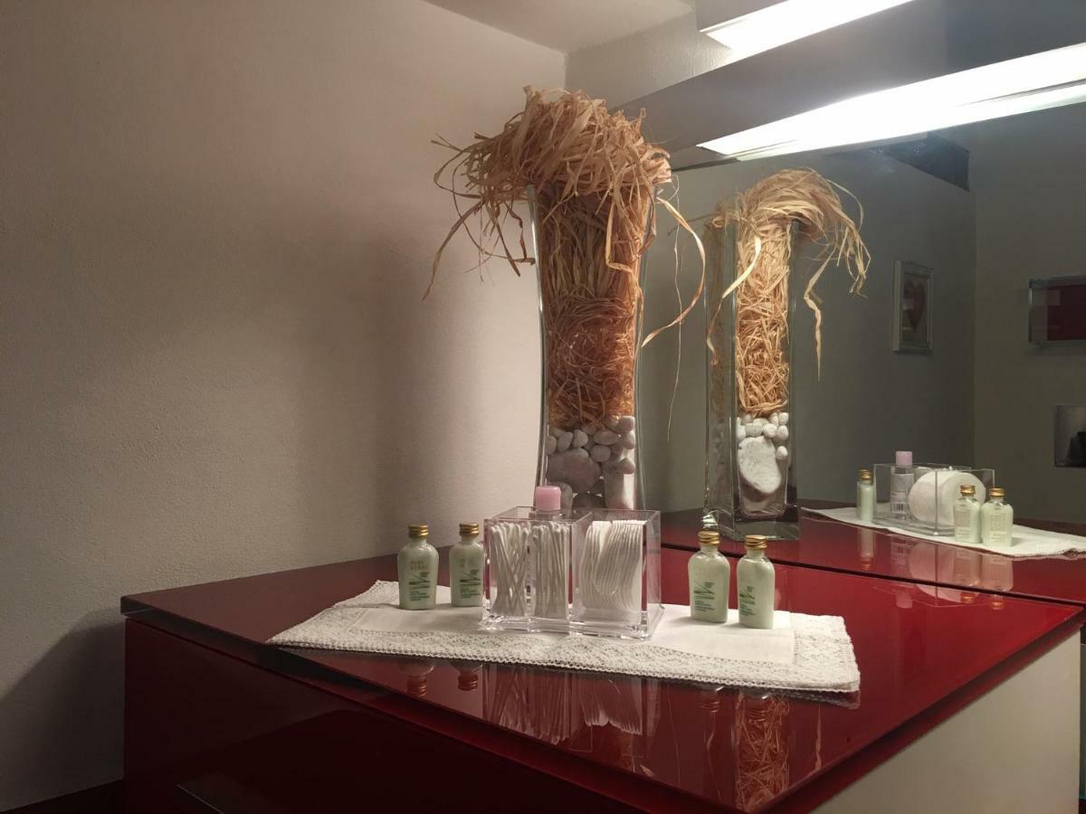 Feeling At Home - Varese Apartment المظهر الخارجي الصورة